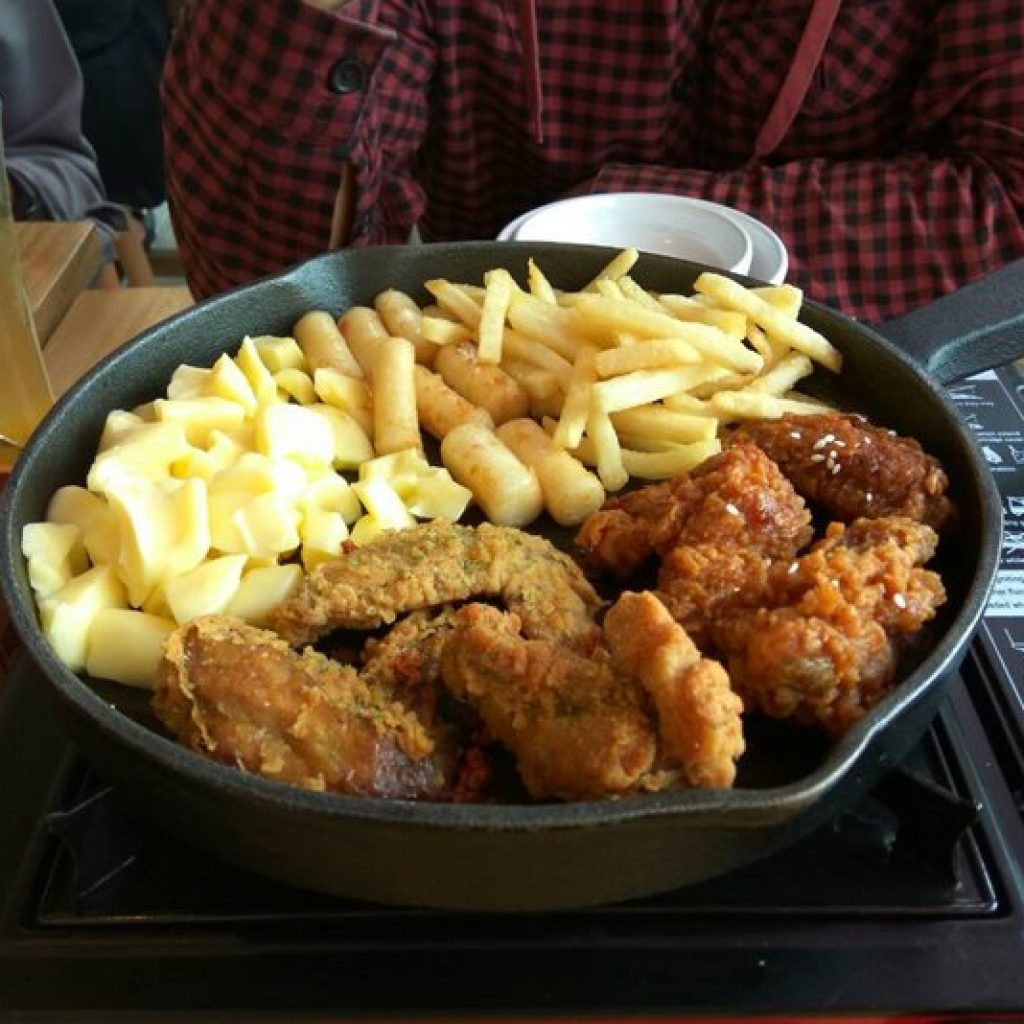 chingu cafe bandung