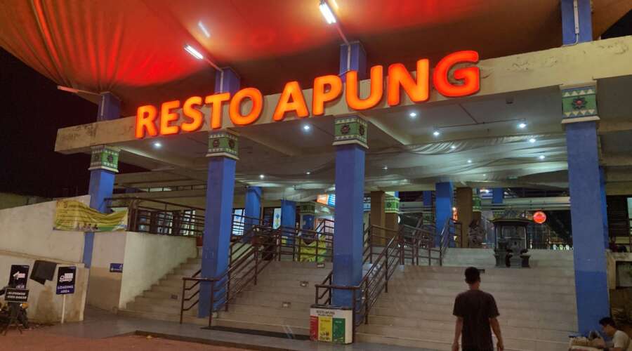 resto apung muara angke