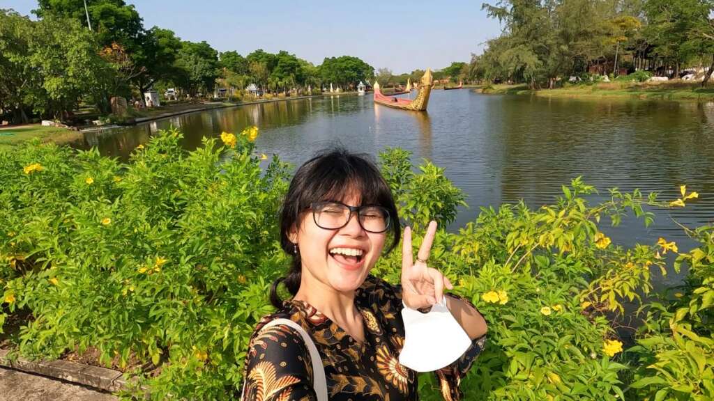selfie di tempat wisata ancient city bangkok