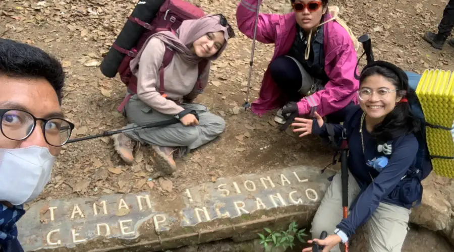 signage taman nasional gede pangrango
