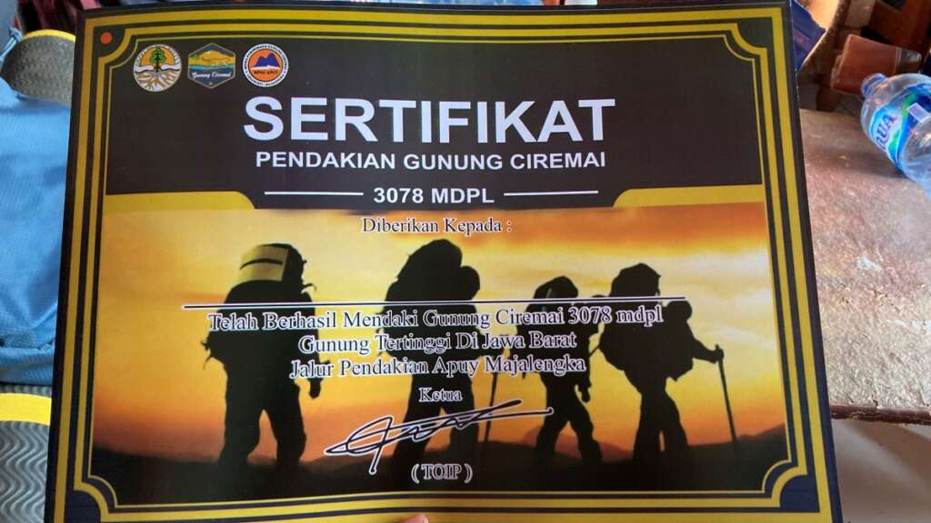 Puncak Tertinggi Jawa Barat, Gunung Ciremai Jalur Apuy
